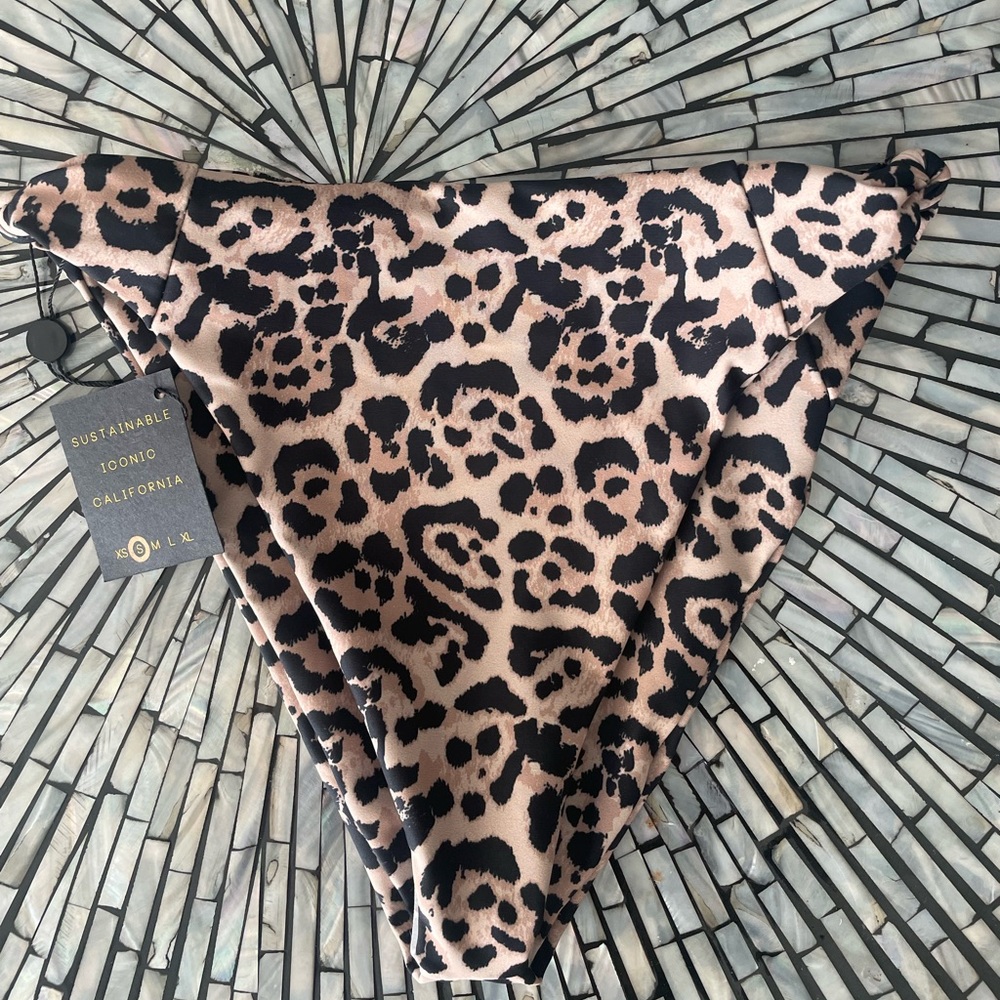 Skatie Salty Bottom - Calabasas (S)